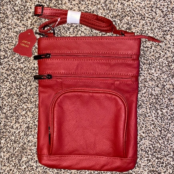 Super Soft Leather Plus Size Crossbody - Picture 5 of 6